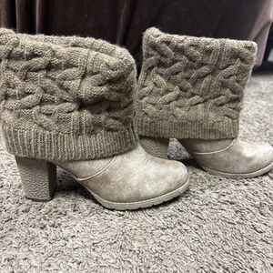 Muk luks sweater booties New without box